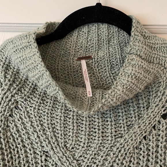 Free People knit sweater - Picture 2 of 4